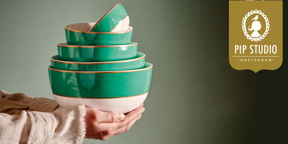 Tableware in the Chique Gold-Green design by Pip Studio