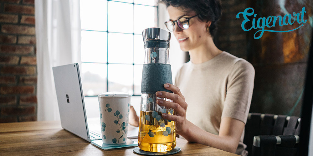 Woman with Eve Carafe by Eigenart