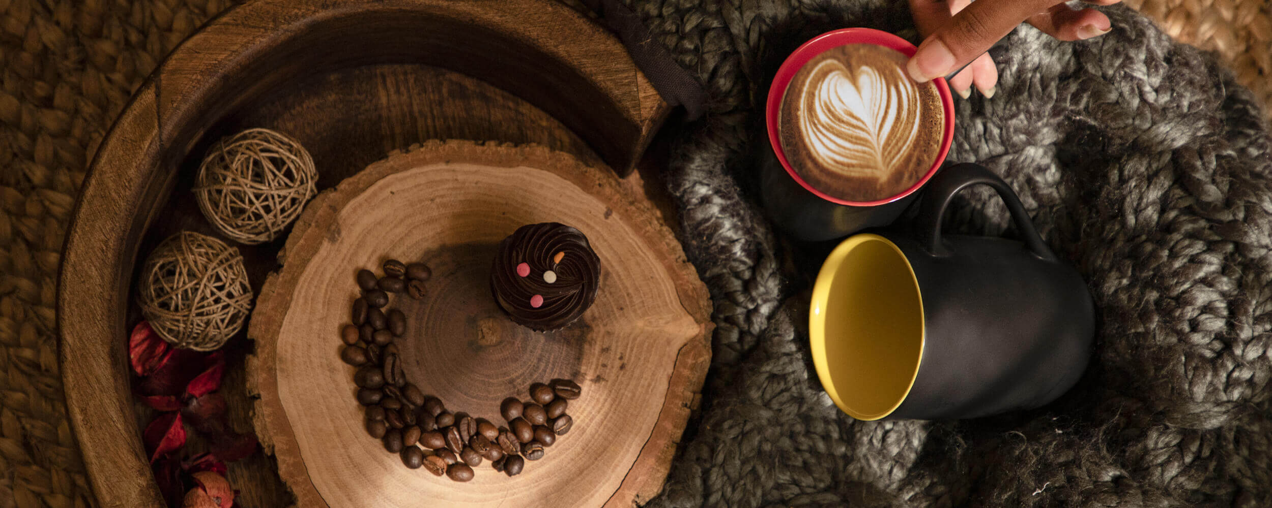 Coffee cups from Casalanas in colours of the rainbow